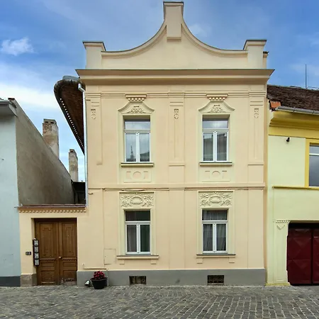 Trinoble Postavarului - Comfort In Old Town *