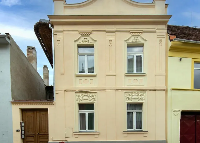 Trinoble Postavarului - Comfort In Old Town *